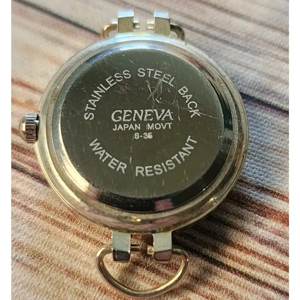 Women's Geneva Pendant Watch Needs battery